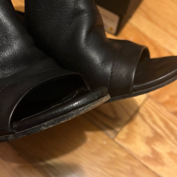 VINCE Addie booties - Picture 8 of 10